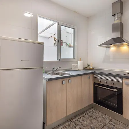 Apartamento Cómodo Cerca Del Metro Y De La Feria Valencia