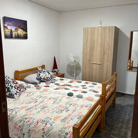 Comodo Cerca Del Metro Y De La Feria Valencia Apartment