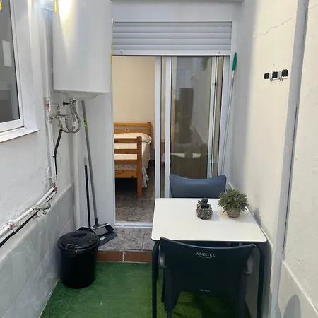 Apartment Comodo Cerca Del Metro Y De La Feria Valencia *