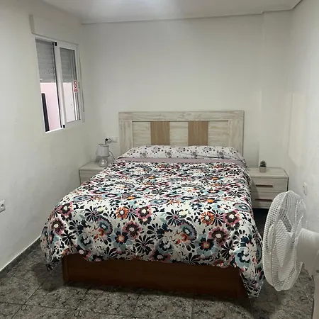 Apartment Comodo Cerca Del Metro Y De La Feria Valencia