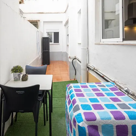 Cómodo Cerca Del Metro Y De La Feria Valencia Apartamento